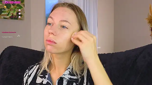 NyxaThorn online show from 10/10/25, 02:38