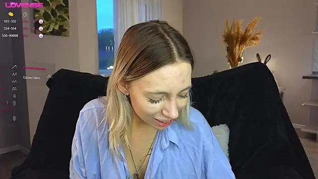 NyxaThorn online show from 10/11/25, 02:37