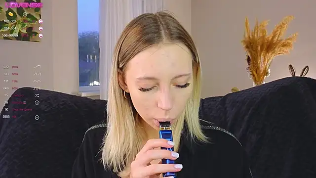 NyxaThorn online show from 10/16/25, 02:40