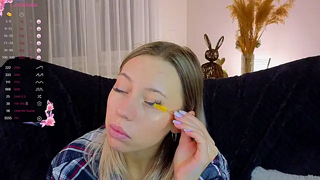 NyxaThorn online show from 11/08/25, 02:39