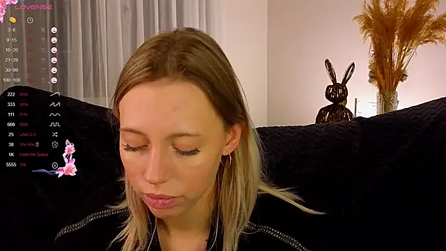 NyxaThorn online show from 11/09/25, 02:37