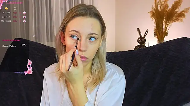 NyxaThorn online show from 11/10/25, 02:38