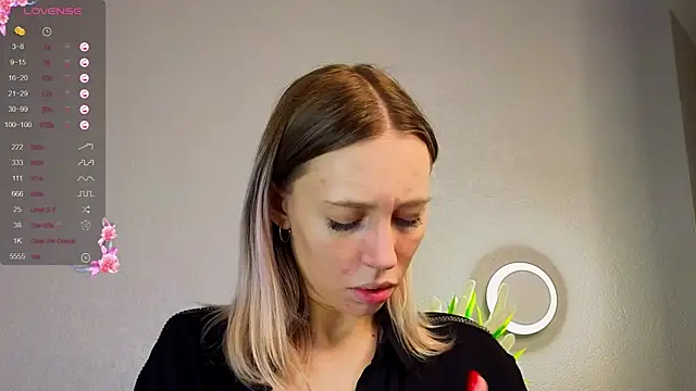 NyxaThorn online show from 11/24/25, 02:50