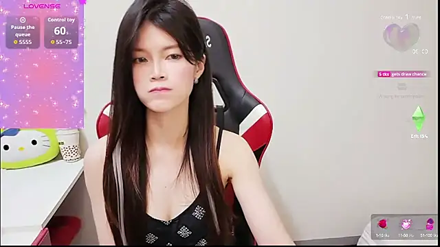 Snapshot of Alina10932 chatting on 09/23/25, 07:11 Alina10932 online show from 09/23/25, 07:11