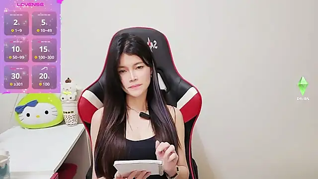 Snapshot of Alina10932 chatting on 09/30/25, 07:13 Alina10932 online show from 09/30/25, 07:13