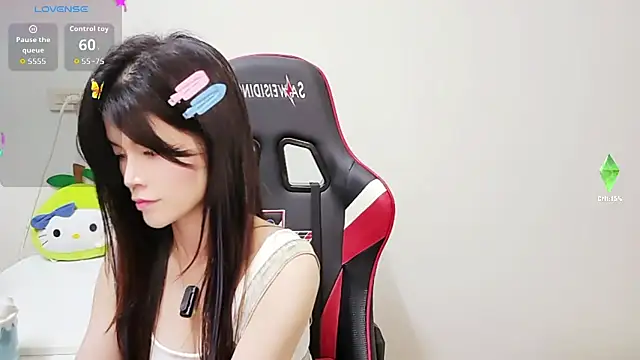 Snapshot of Alina10932 chatting on 10/02/25, 07:48 Alina10932 online show from 10/02/25, 07:48