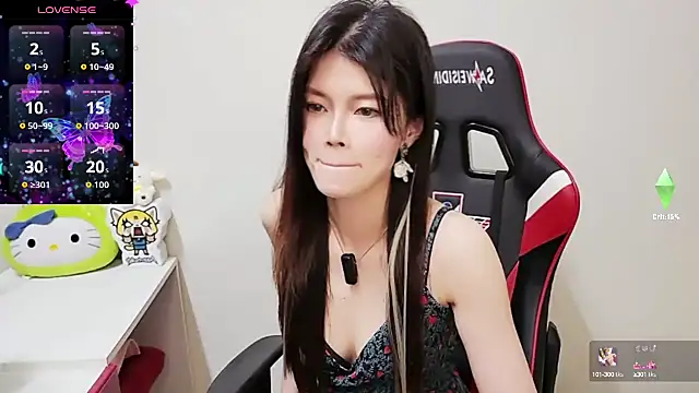 Snapshot of Alina10932 chatting on 10/07/25, 07:38 Alina10932 online show from 10/07/25, 07:38