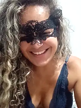 Snapshot of RaphinhaSanches chatting on 10/04/25, 02:37 RaphinhaSanches online show from 10/04/25, 02:37