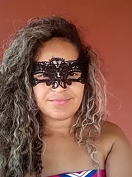 Snapshot of RaphinhaSanches chatting on 10/14/25, 02:07 RaphinhaSanches online show from 10/14/25, 02:07