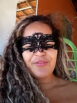 Snapshot of RaphinhaSanches chatting on 10/23/25, 11:42 RaphinhaSanches online show from 10/23/25, 11:42