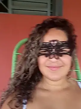 Snapshot of RaphinhaSanches chatting on 11/05/25, 01:11 RaphinhaSanches online show from 11/05/25, 01:11