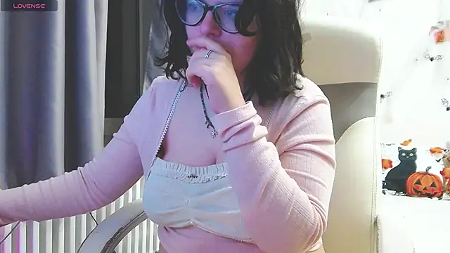 Snapshot of MilisaSweet777 chatting on 11/01/25, 08:33 MilisaSweet777 online show from 11/01/25, 08:33