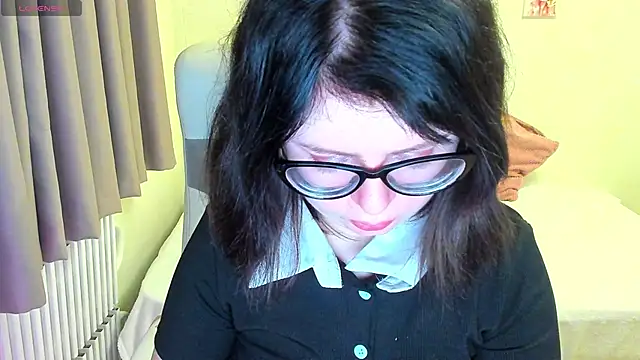 Snapshot of MilisaSweet777 chatting on 11/28/25, 08:11 MilisaSweet777 online show from 11/28/25, 08:11