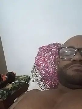 Snapshot of Parrudosjk chatting on 11/08/25, 02:17 Parrudosjk online show from 11/08/25, 02:17