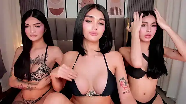 Snapshot of GeorginaMiller04 chatting on 10/08/25, 01:47 GeorginaMiller04 online show from 10/08/25, 01:47