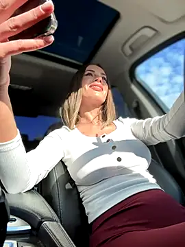  JessyRey  online show from 10/28/25, 11:36