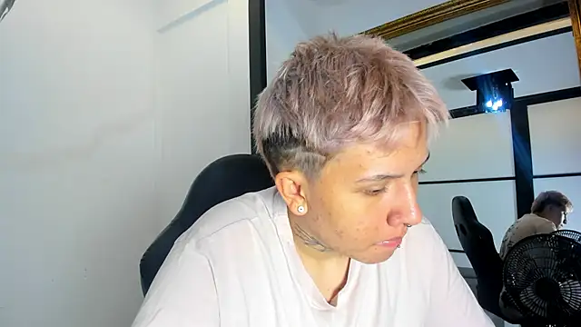 Snapshot of AlanRed_ chatting on 09/16/25, 01:50 AlanRed  online show from 09/16/25, 01:50