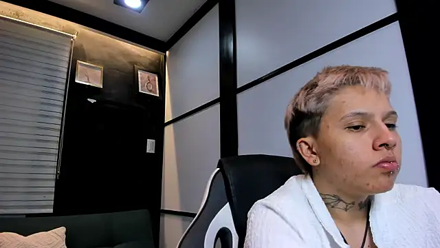 Snapshot of AlanRed_ chatting on 09/20/25, 11:28 AlanRed  online show from 09/20/25, 11:28