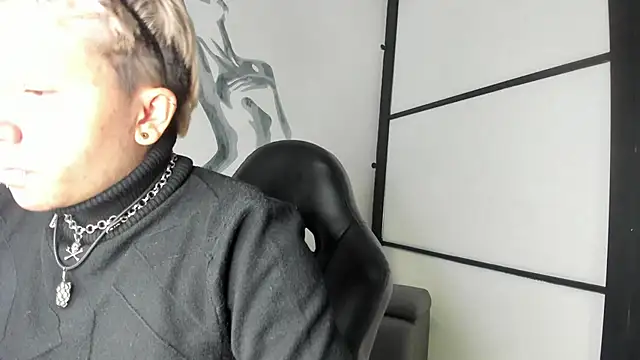 Snapshot of AlanRed_ chatting on 10/01/25, 05:13 AlanRed  online show from 10/01/25, 05:13