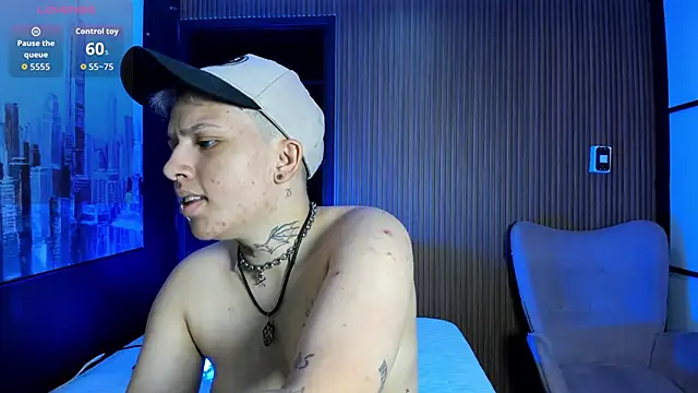 Snapshot of AlanRed_ chatting on 10/07/25, 09:01 AlanRed  online show from 10/07/25, 09:01