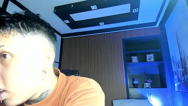 Snapshot of AlanRed_ chatting on 10/23/25, 08:29 AlanRed  online show from 10/23/25, 08:29