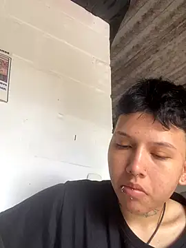 Snapshot of AlanRed_ chatting on 10/29/25, 01:57 AlanRed  online show from 10/29/25, 01:57