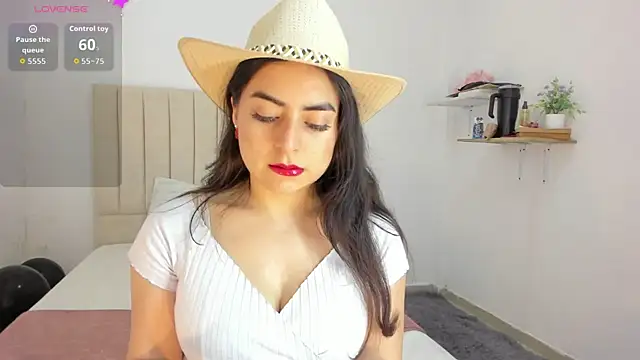 sashaa petit online show from 09/15/25, 12:05