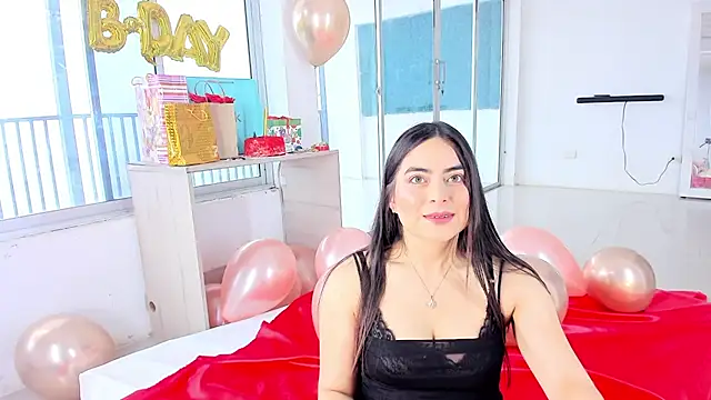 sashaa petit online show from 10/06/25, 12:46