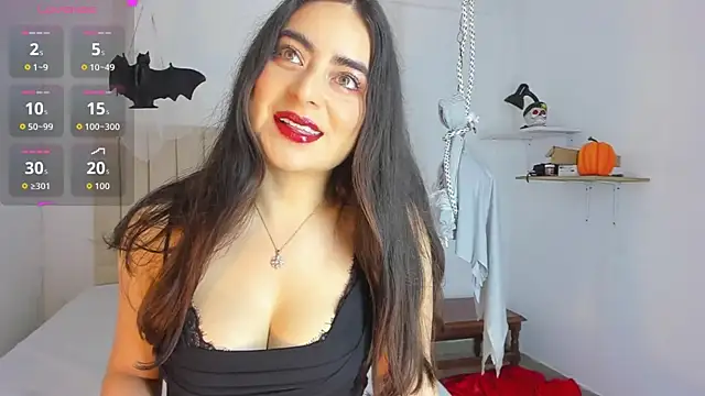 sashaa petit online show from 10/21/25, 11:44