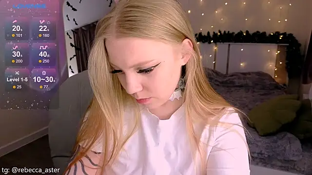 Snapshot of RebeccaAster chatting on 12/20/25, 09:11 RebeccaAster online show from 12/20/25, 09:11