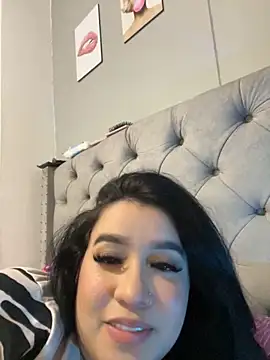 Snapshot of Aliciawhitee chatting on 11/11/25, 03:50 Aliciawhitee online show from 11/11/25, 03:50