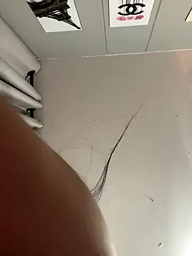 Snapshot of Aliciawhitee chatting on 11/13/25, 02:32 Aliciawhitee online show from 11/13/25, 02:32