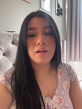 Snapshot of Aliciawhitee chatting on 11/30/25, 06:01 Aliciawhitee online show from 11/30/25, 06:01