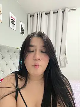 Snapshot of Aliciawhitee chatting on 12/14/25, 11:53 Aliciawhitee online show from 12/14/25, 11:53