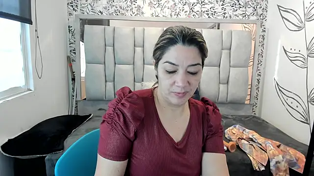 Chanel  Rose   online show from 09/13/25, 12:05