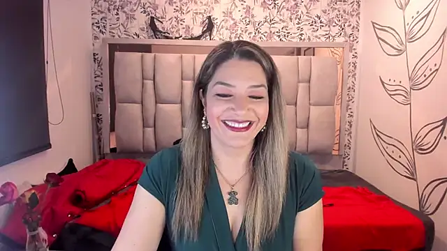 Chanel  Rose   online show from 09/21/25, 04:36