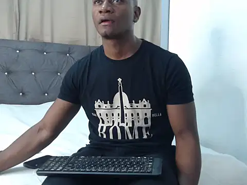 iamfelipee online show from 10/18/25, 04:26