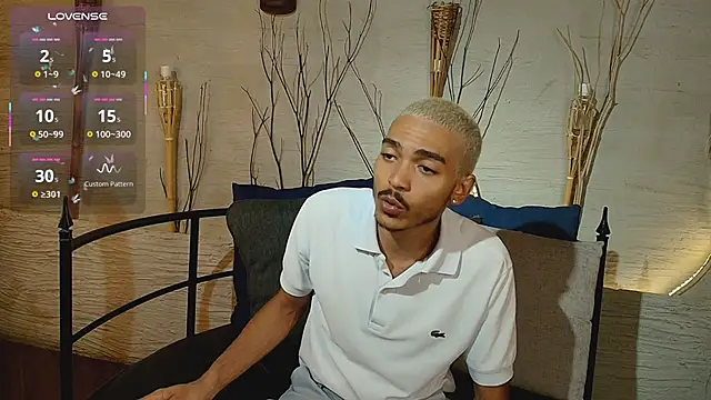 Snapshot of MarcusRain_ chatting on 11/21/25, 07:23 MarcusRain online show from 11/21/25, 07:23