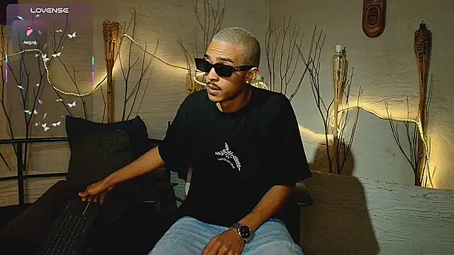 Snapshot of MarcusRain_ chatting on 11/23/25, 07:46 MarcusRain online show from 11/23/25, 07:46