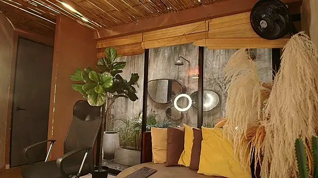 Snapshot of MarcusRain_ chatting on 11/24/25, 08:19 MarcusRain online show from 11/24/25, 08:19