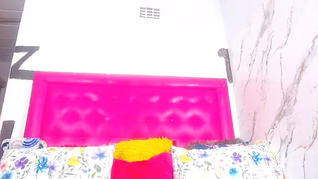 LoloQueen5 online show from 07/01/26, 08:52