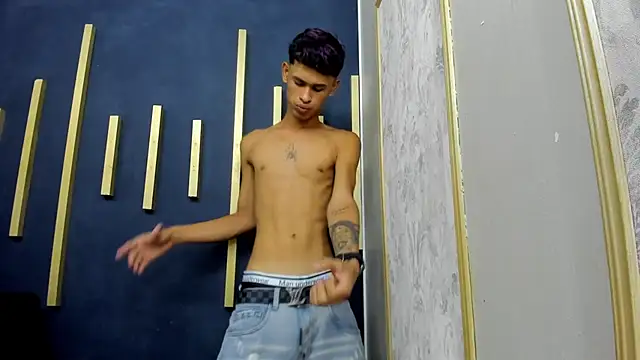 Snapshot of Just_D4v7 chatting on 10/04/25, 07:34 Just D4v7 online show from 10/04/25, 07:34