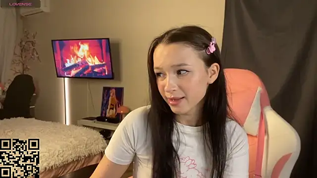 EllaSimonss online show from 09/16/25, 09:05