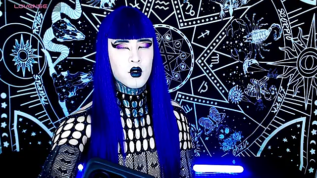 Snapshot of naomi_satan chatting on 10/29/25, 01:41 naomi satan online show from 10/29/25, 01:41