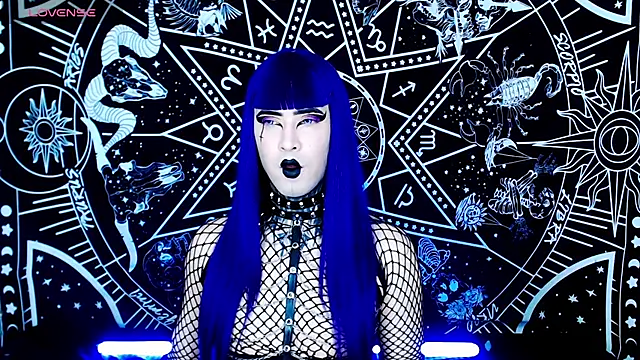 Snapshot of naomi_satan chatting on 10/30/25, 02:02 naomi satan online show from 10/30/25, 02:02