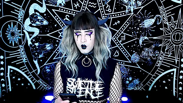 Snapshot of naomi_satan chatting on 11/14/25, 01:15 naomi satan online show from 11/14/25, 01:15