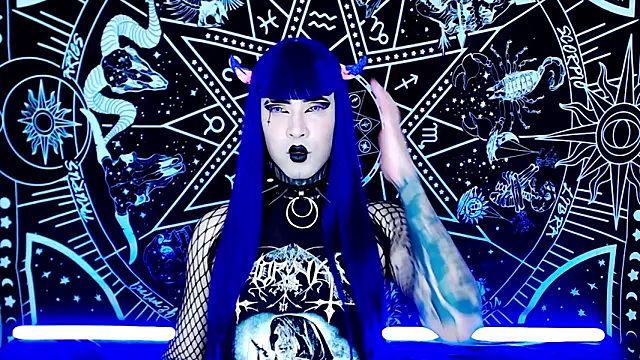 Snapshot of naomi_satan chatting on 11/19/25, 12:32 naomi satan online show from 11/19/25, 12:32