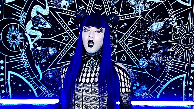 Snapshot of naomi_satan chatting on 11/29/25, 12:24 naomi satan online show from 11/29/25, 12:24