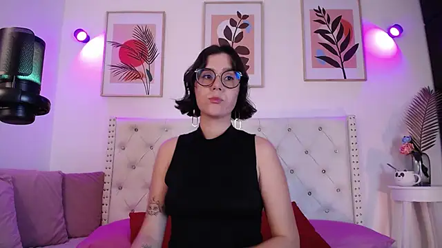 Snapshot of barbyehot chatting on 11/06/25, 11:59 barbyehot online show from 11/06/25, 11:59