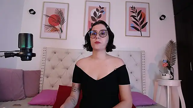 Snapshot of barbyehot chatting on 11/07/25, 10:54 barbyehot online show from 11/07/25, 10:54